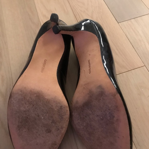 Lands’ End black patent leather heels - Picture 3 of 3